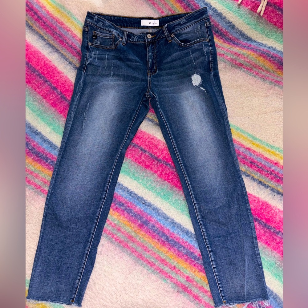 KanCan lightly Distressed Jeans size 32